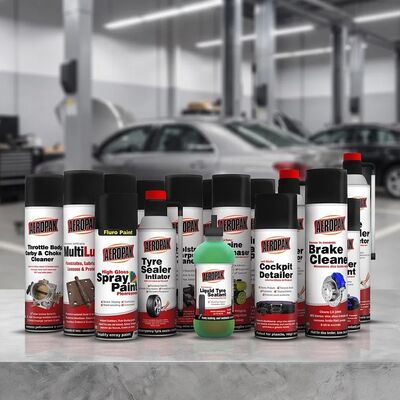 Pełna gama środków do pielęgnacji samochodów, spray do czyszczenia